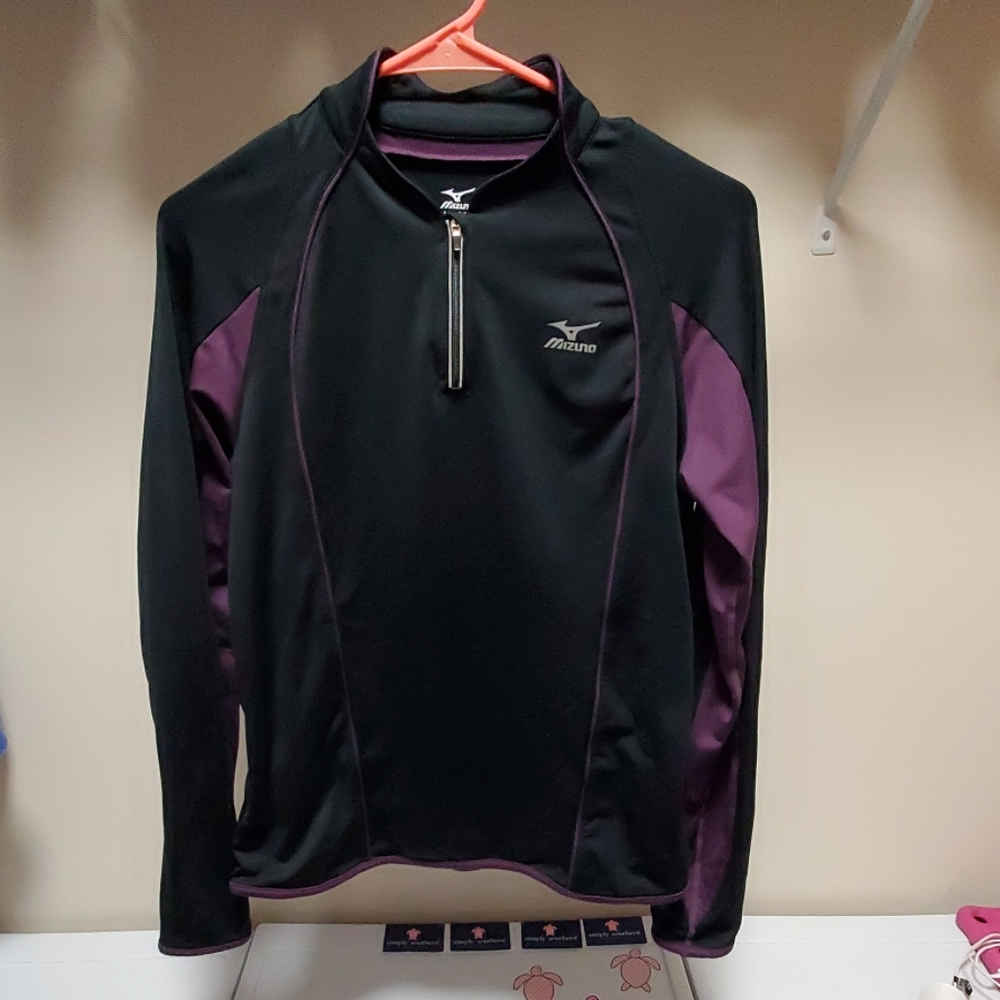 Mizuno top